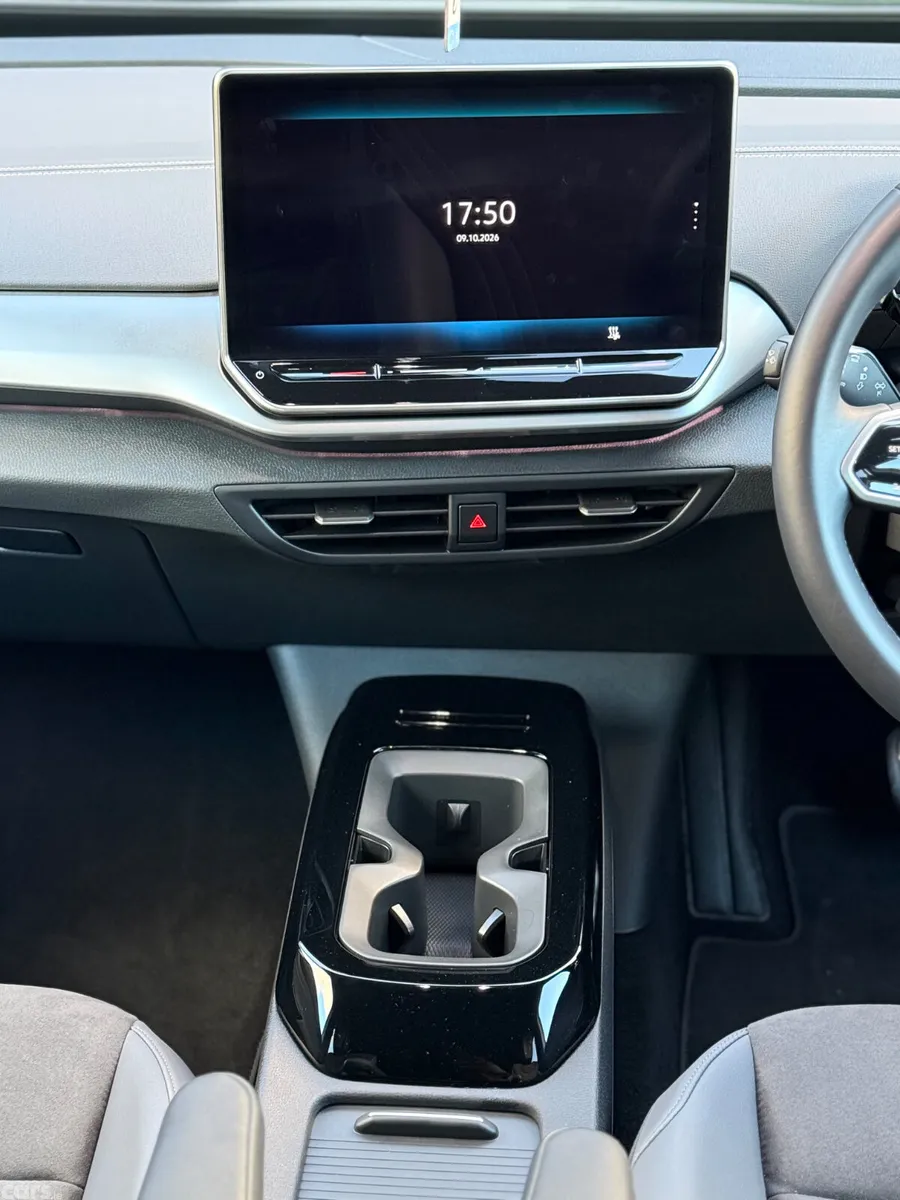 Volkswagen ID.4 Estate, Electric, 2025, White