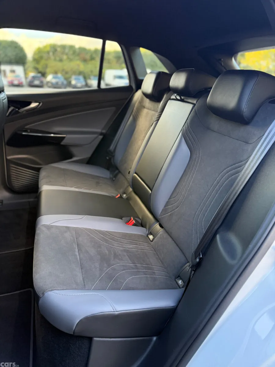 Volkswagen ID.4 Estate, Electric, 2025, White