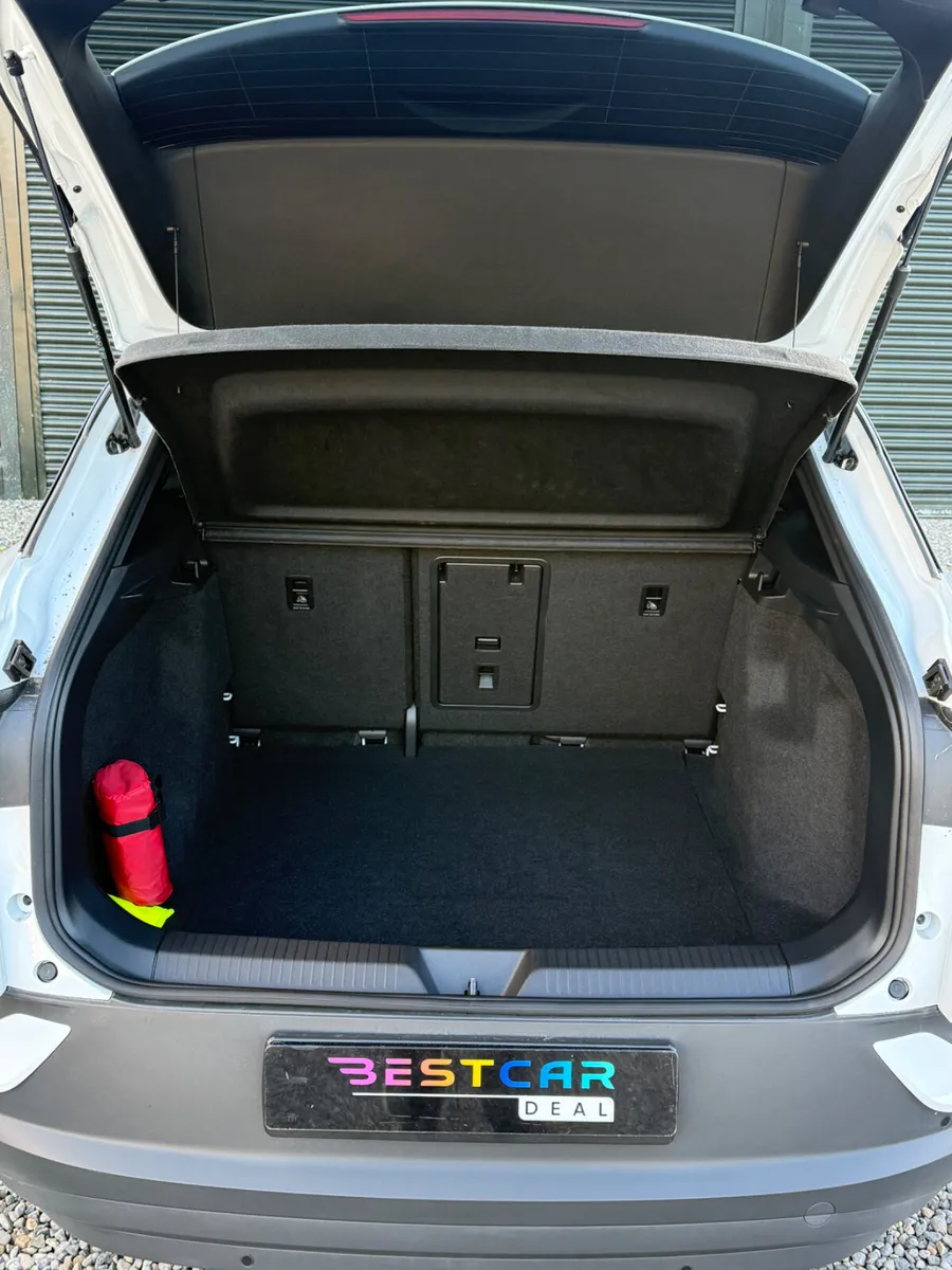 Volkswagen ID.4 Estate, Electric, 2025, White