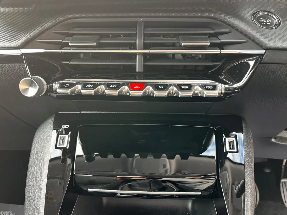 Peugeot 2008 SUV, Diesel, 2021, Black