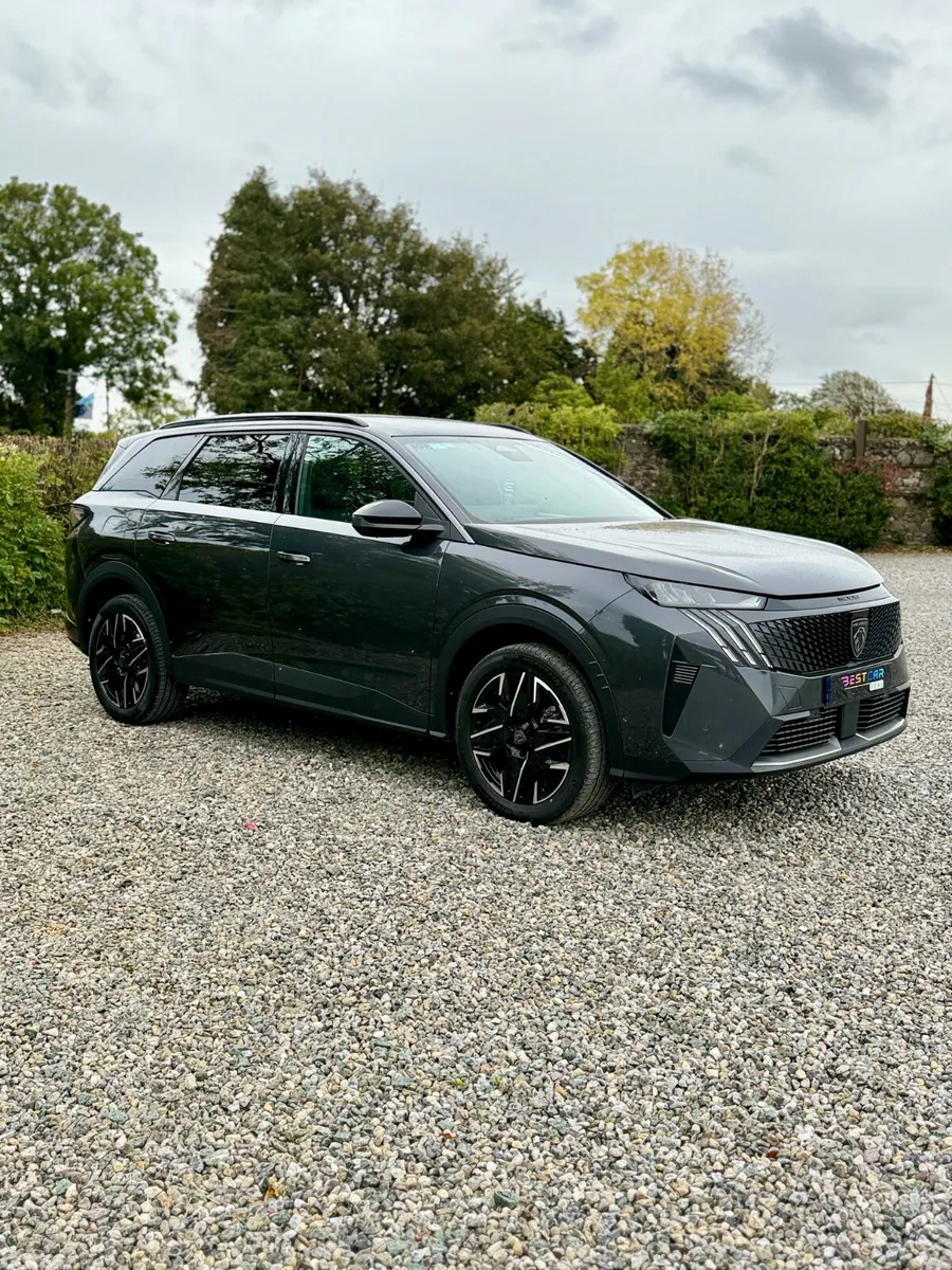 Peugeot 5008 MPV, Petrol, 2025, Grey
