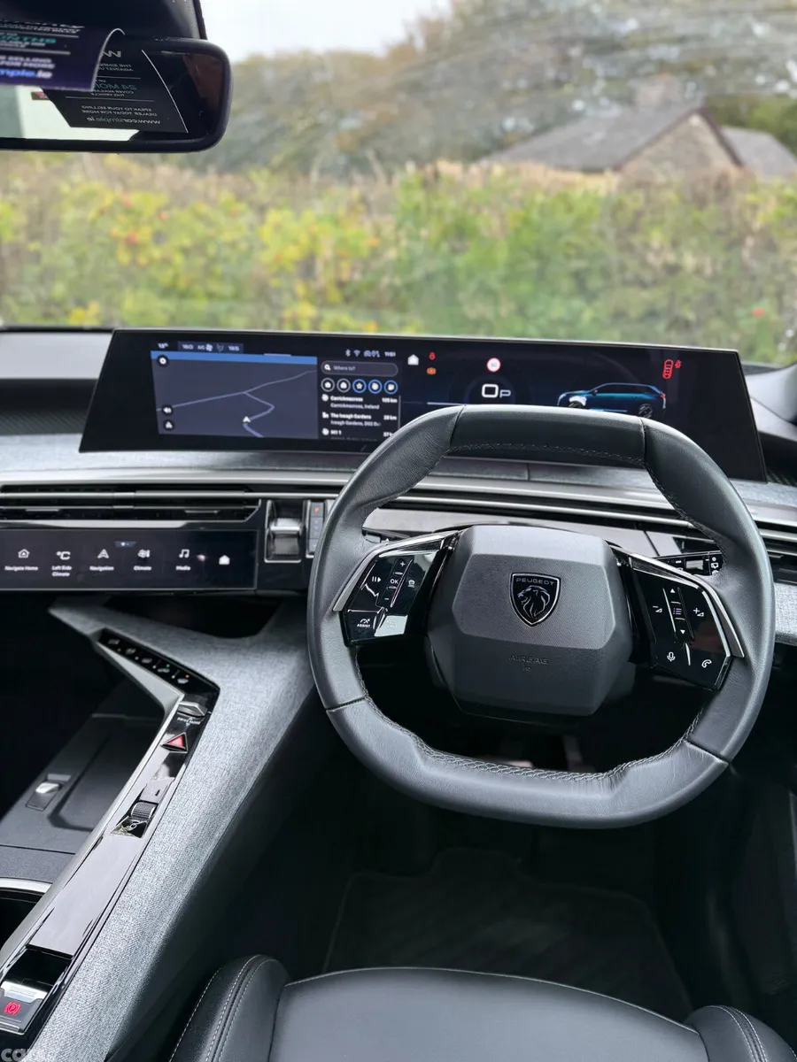 Peugeot 5008 MPV, Petrol, 2025, Grey