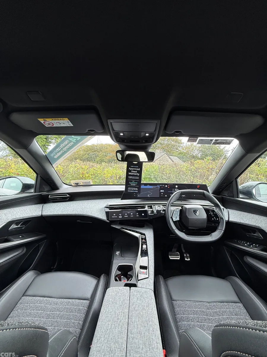 Peugeot 5008 MPV, Petrol, 2025, Grey