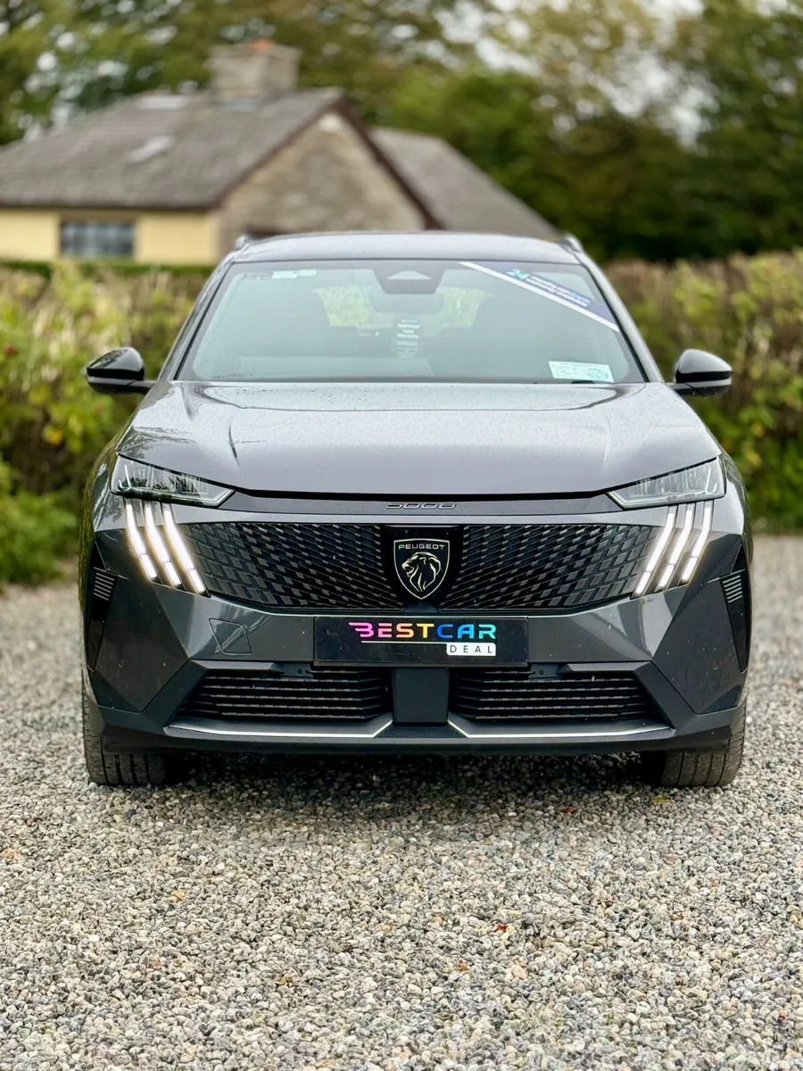 Peugeot 5008 MPV, Petrol, 2025, Grey