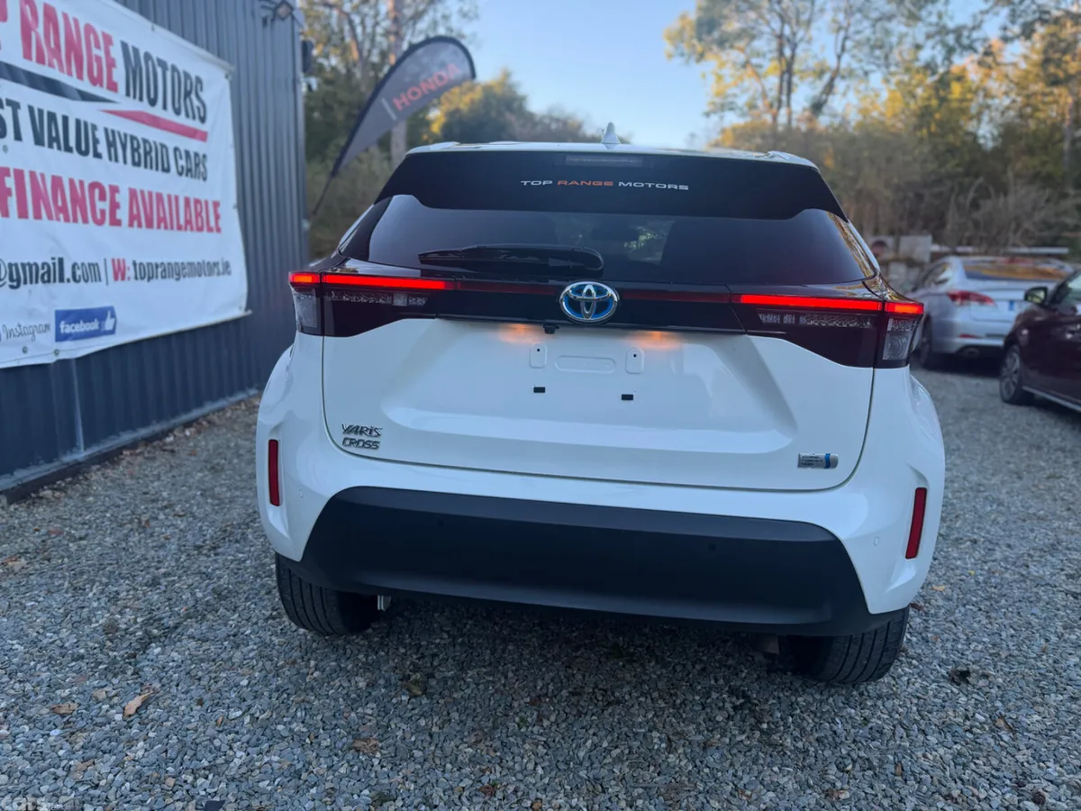 Toyota Yaris Cross SUV, Petrol Hybrid, 2021, White