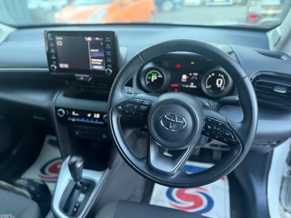 Toyota Yaris Cross SUV, Petrol Hybrid, 2021, White