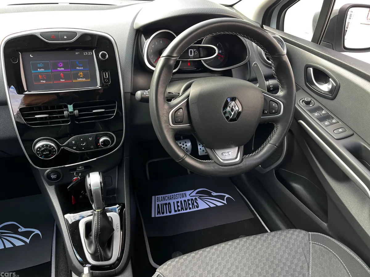 Renault Clio Hatchback, Petrol, 2016, White