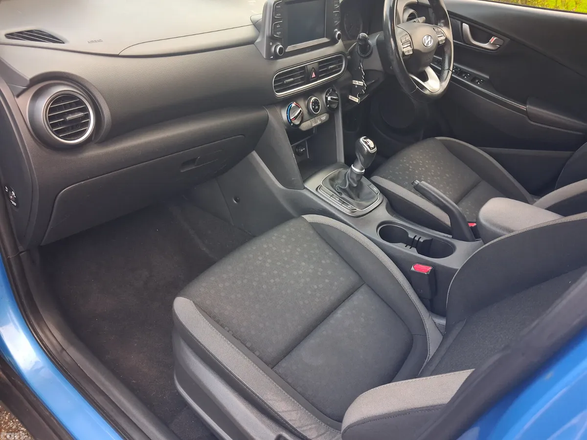 Hyundai KONA Hatchback, Petrol, 2018, Blue