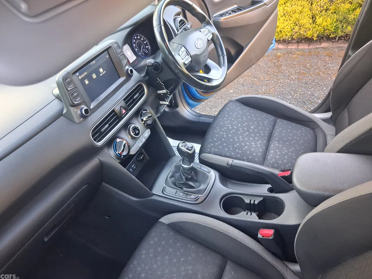 Hyundai KONA Hatchback, Petrol, 2018, Blue