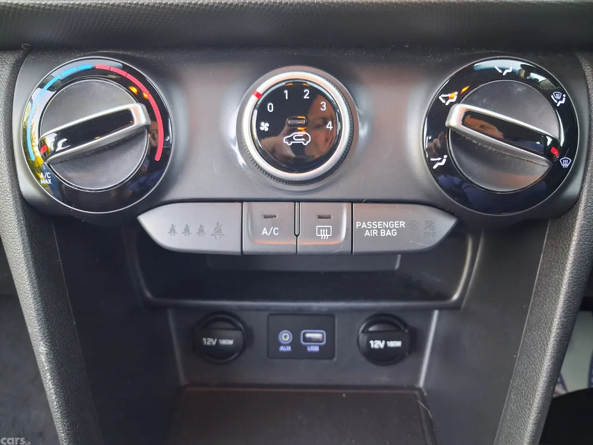 Hyundai KONA Hatchback, Petrol, 2018, Blue