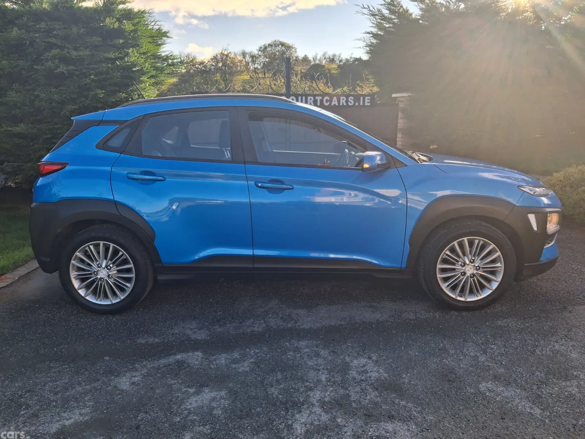 Hyundai KONA Hatchback, Petrol, 2018, Blue