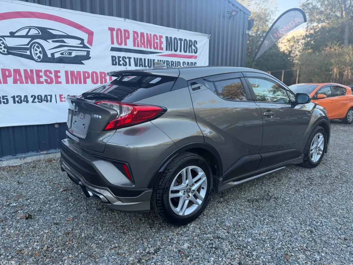 Toyota C-HR SUV, Petrol Hybrid, 2019, Green