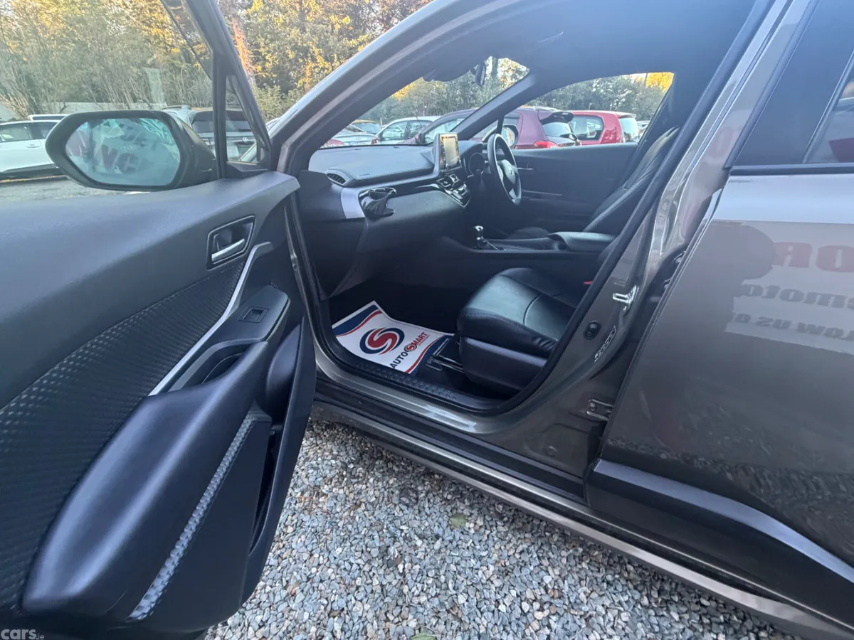 Toyota C-HR SUV, Petrol Hybrid, 2019, Green
