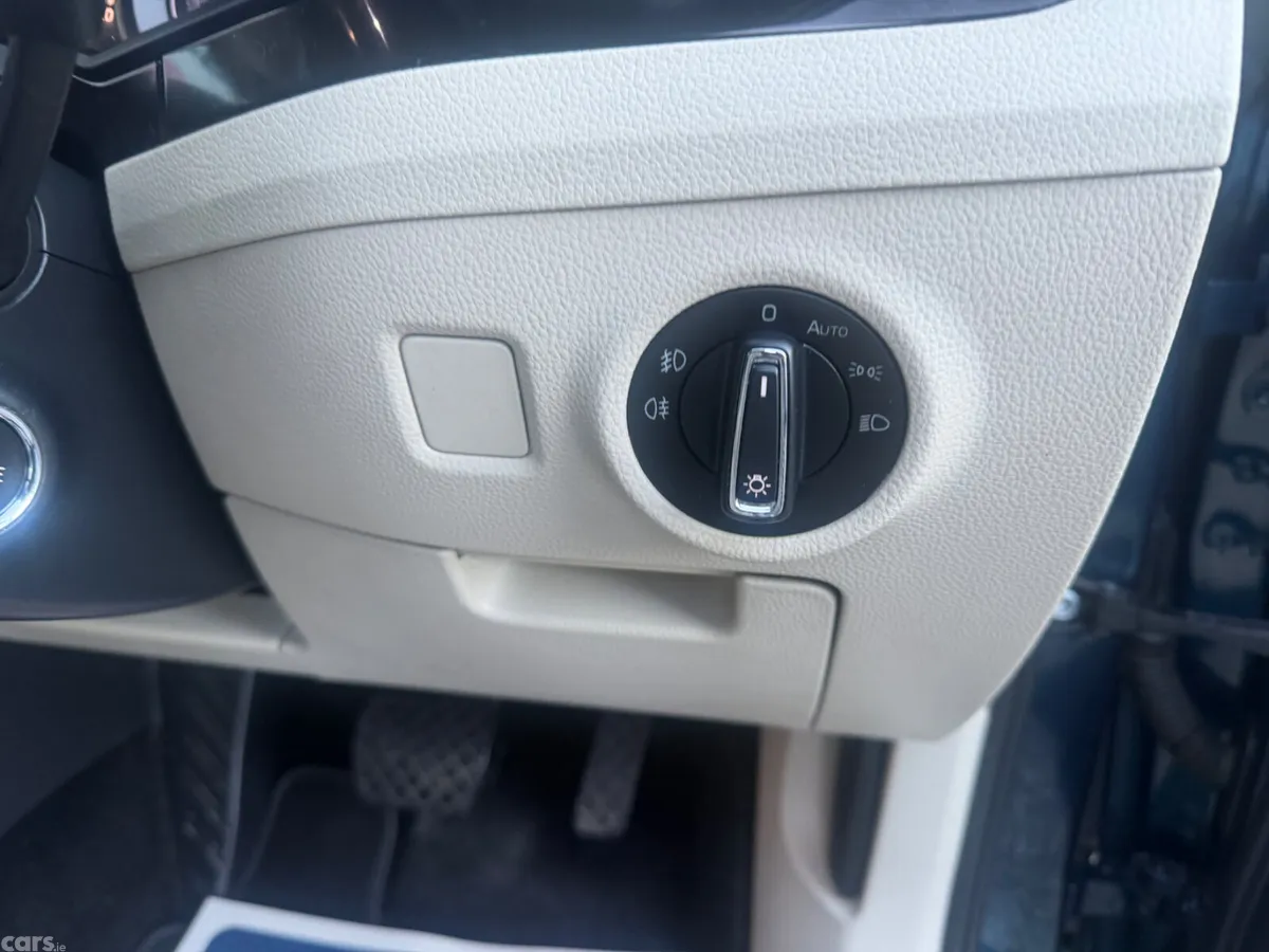 Skoda Superb Hatchback, Diesel, 2017, Blue