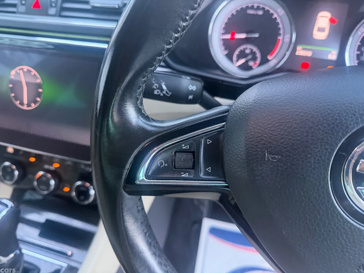 Skoda Superb Hatchback, Diesel, 2017, Blue