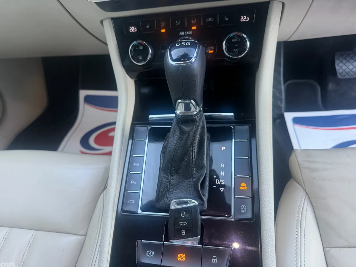 Skoda Superb Hatchback, Diesel, 2017, Blue