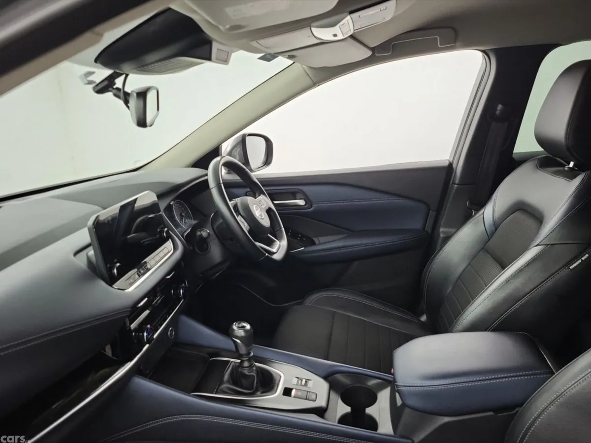Nissan Qashqai MPV, Petrol, 2022, Grey
