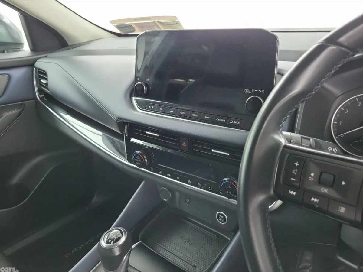 Nissan Qashqai MPV, Petrol, 2022, Grey