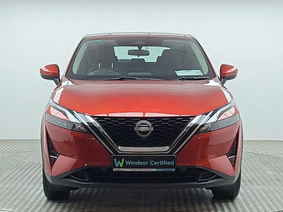 Nissan Qashqai MPV, Petrol, 2023, Red