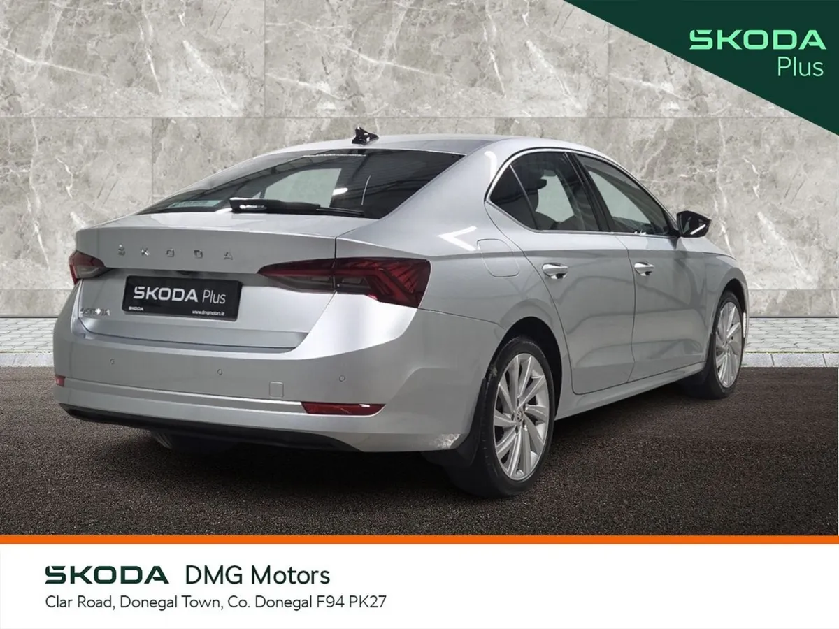 Skoda Octavia Saloon, Diesel, 2024, Grey