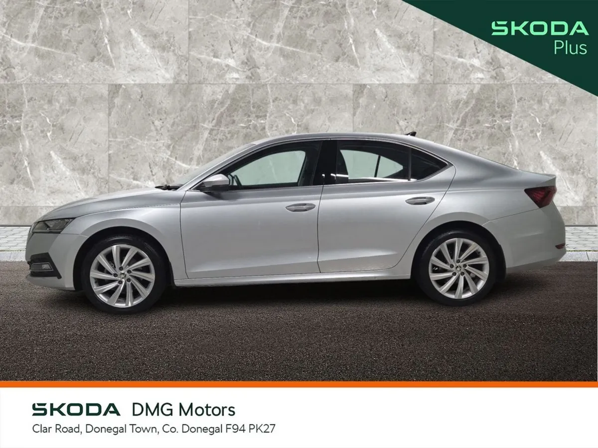 Skoda Octavia Saloon, Diesel, 2024, Grey