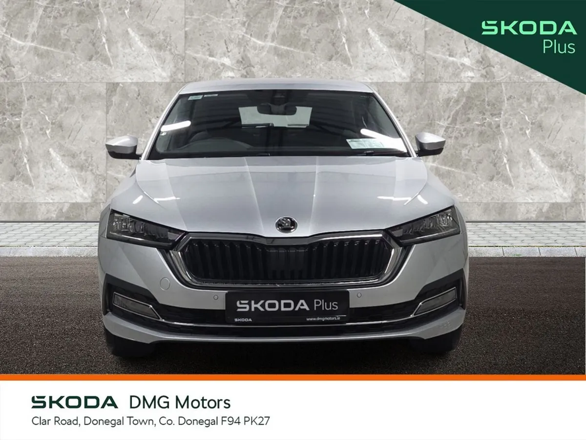 Skoda Octavia Saloon, Diesel, 2024, Grey