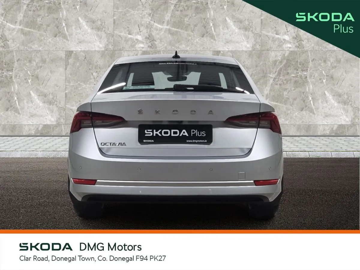 Skoda Octavia Saloon, Diesel, 2024, Grey