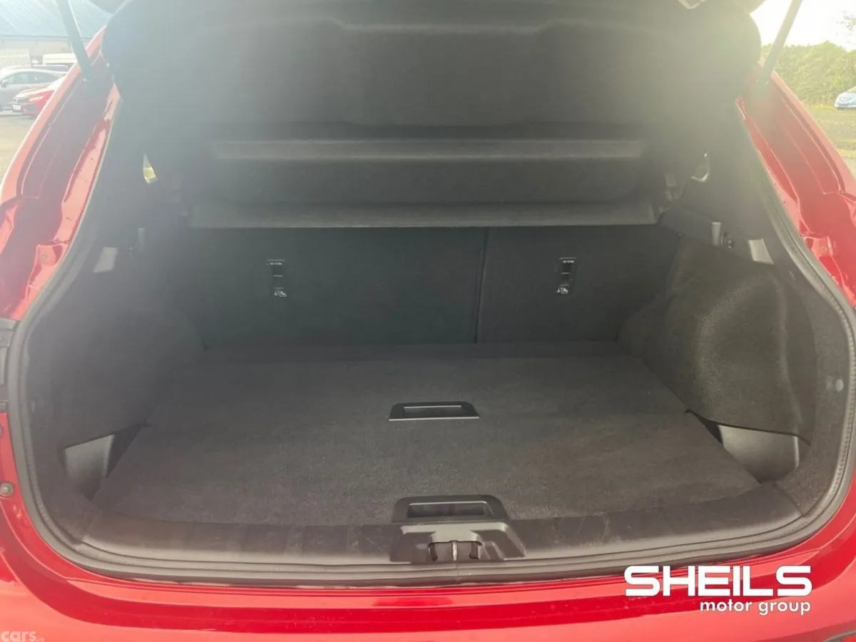 Nissan Qashqai MPV, Petrol, 2018, Red