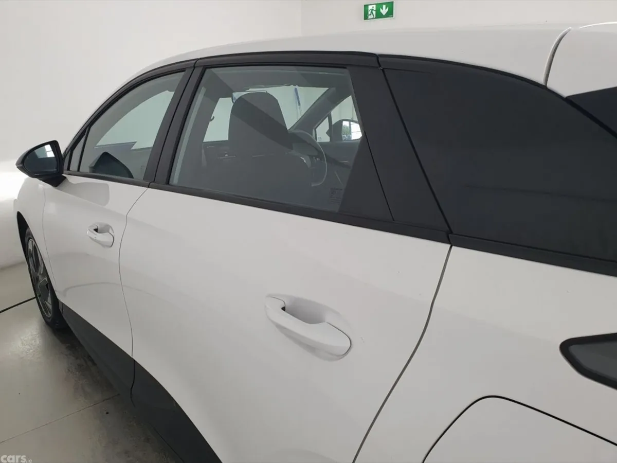 MG MG4 Hatchback, Electric, 2023, White
