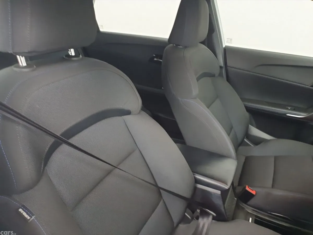MG MG4 Hatchback, Electric, 2023, White