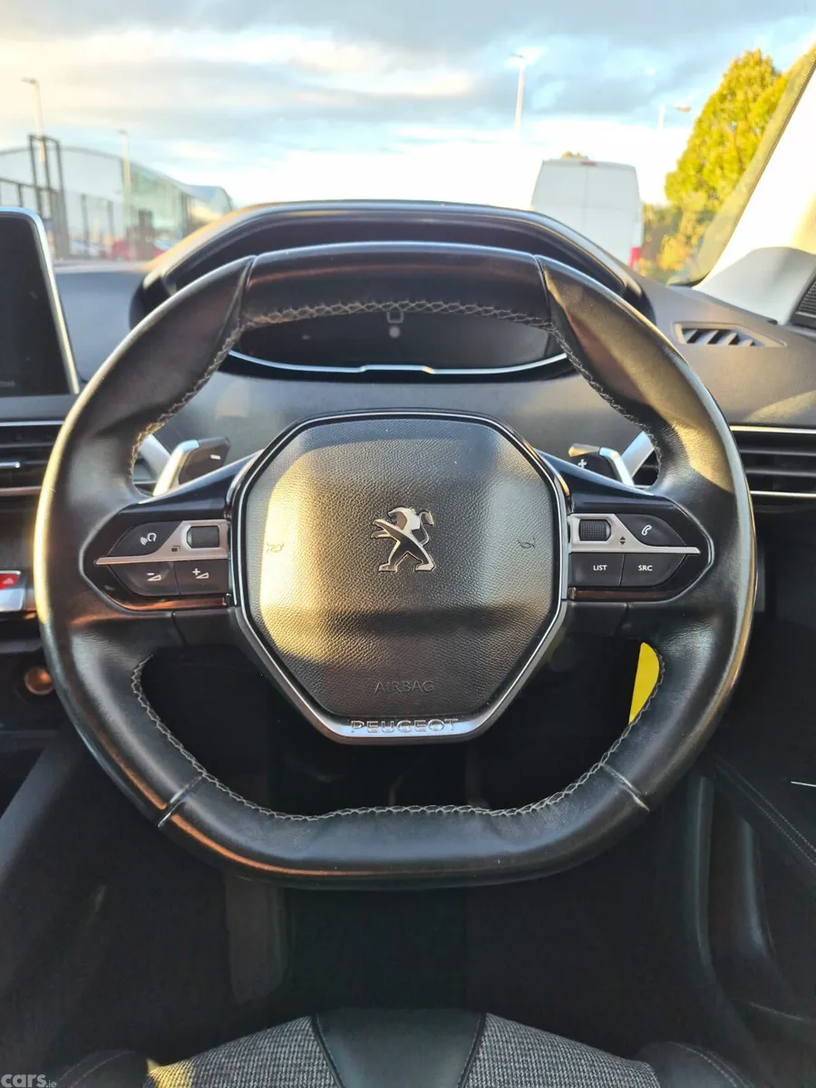 Peugeot 5008 MPV, Diesel, 2020, White