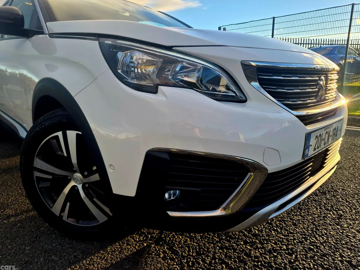 Peugeot 5008 MPV, Diesel, 2020, White