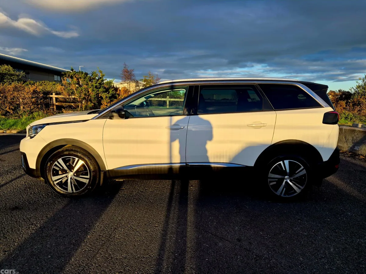 Peugeot 5008 MPV, Diesel, 2020, White
