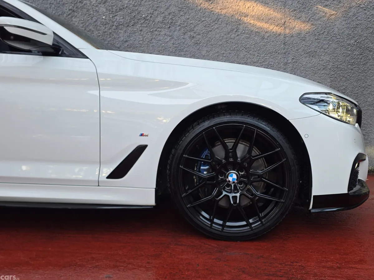 BMW 5-Series Saloon, Petrol Plug-in Hybrid, 2017, White