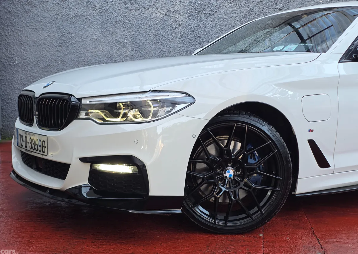 BMW 5-Series Saloon, Petrol Plug-in Hybrid, 2017, White