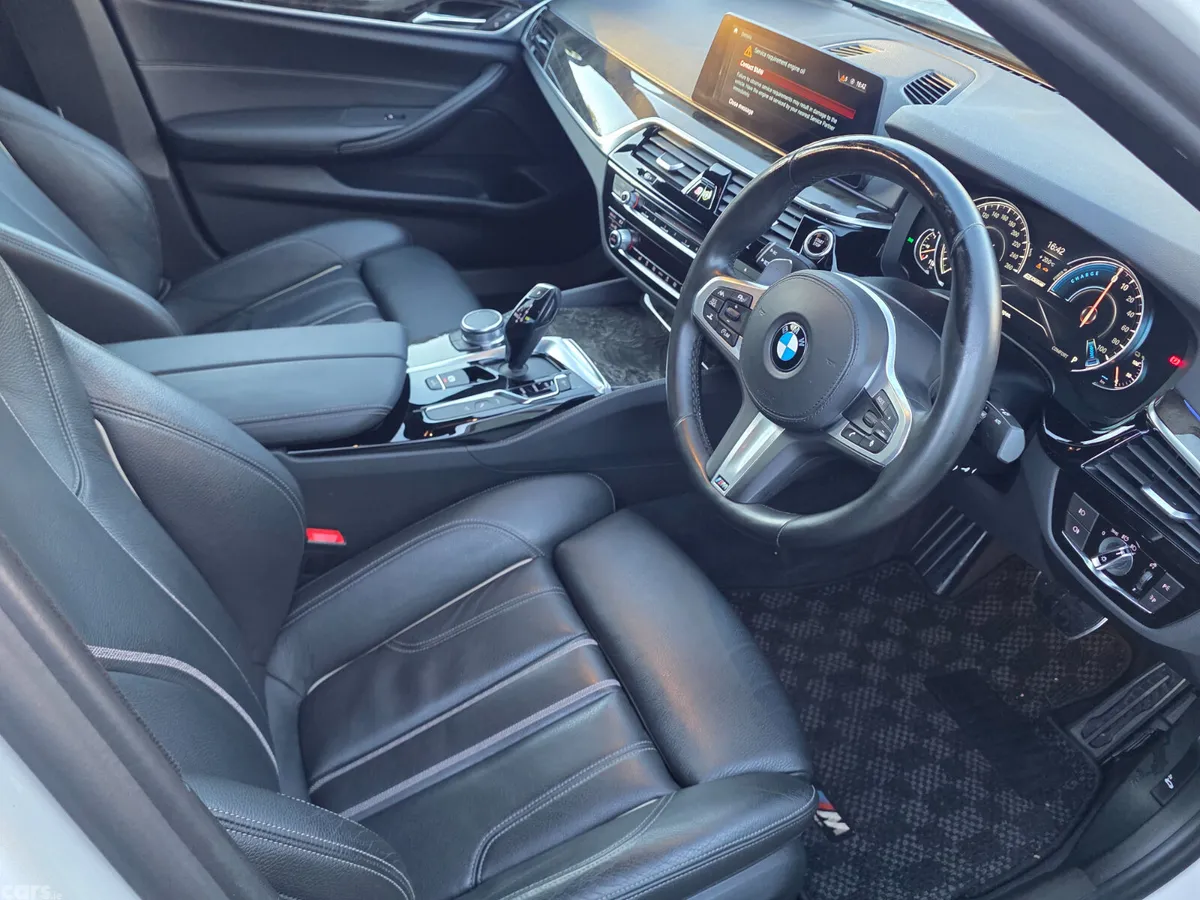 BMW 5-Series Saloon, Petrol Plug-in Hybrid, 2017, White