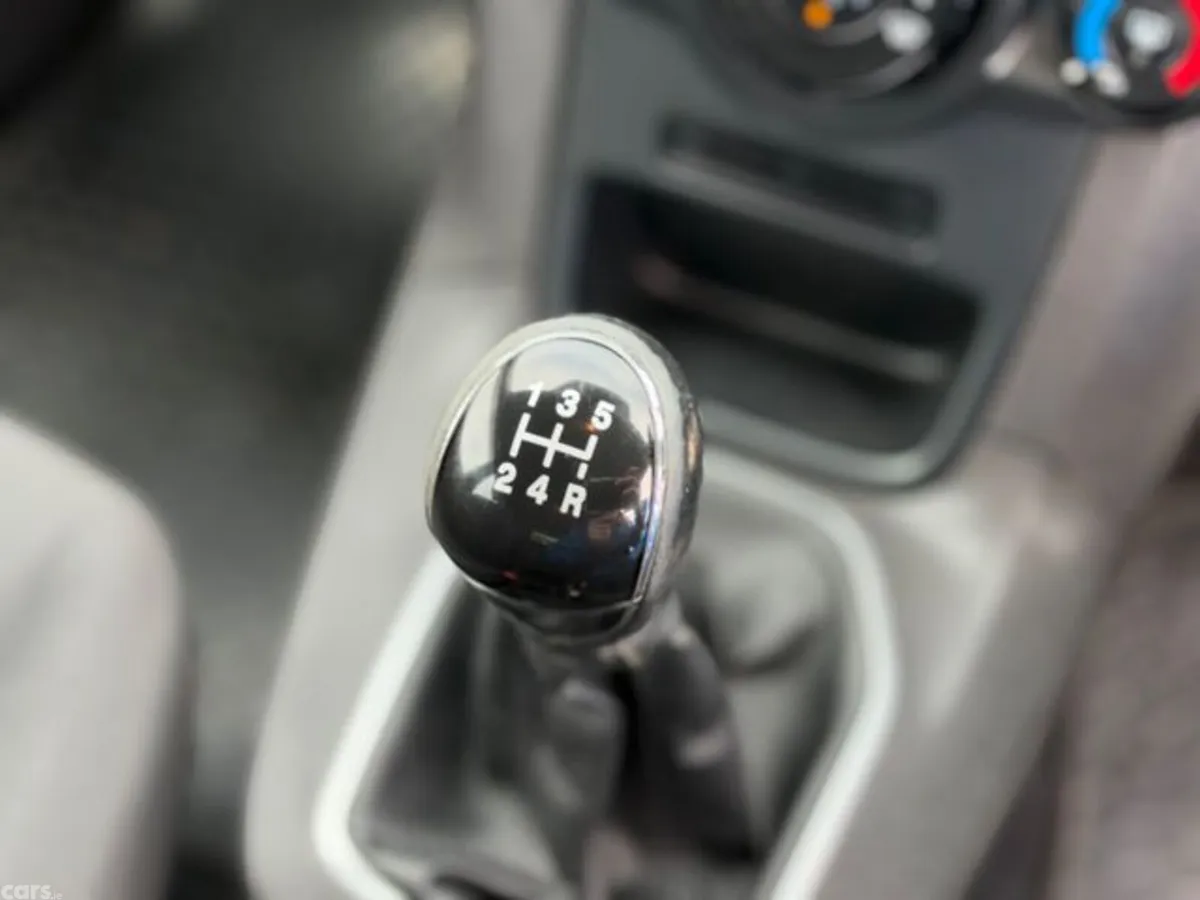Ford Fiesta Hatchback, Petrol, 2014, Silver