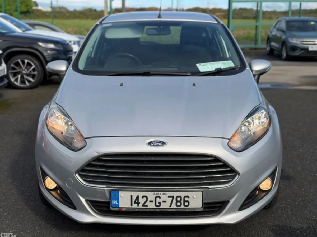 Ford Fiesta Hatchback, Petrol, 2014, Silver