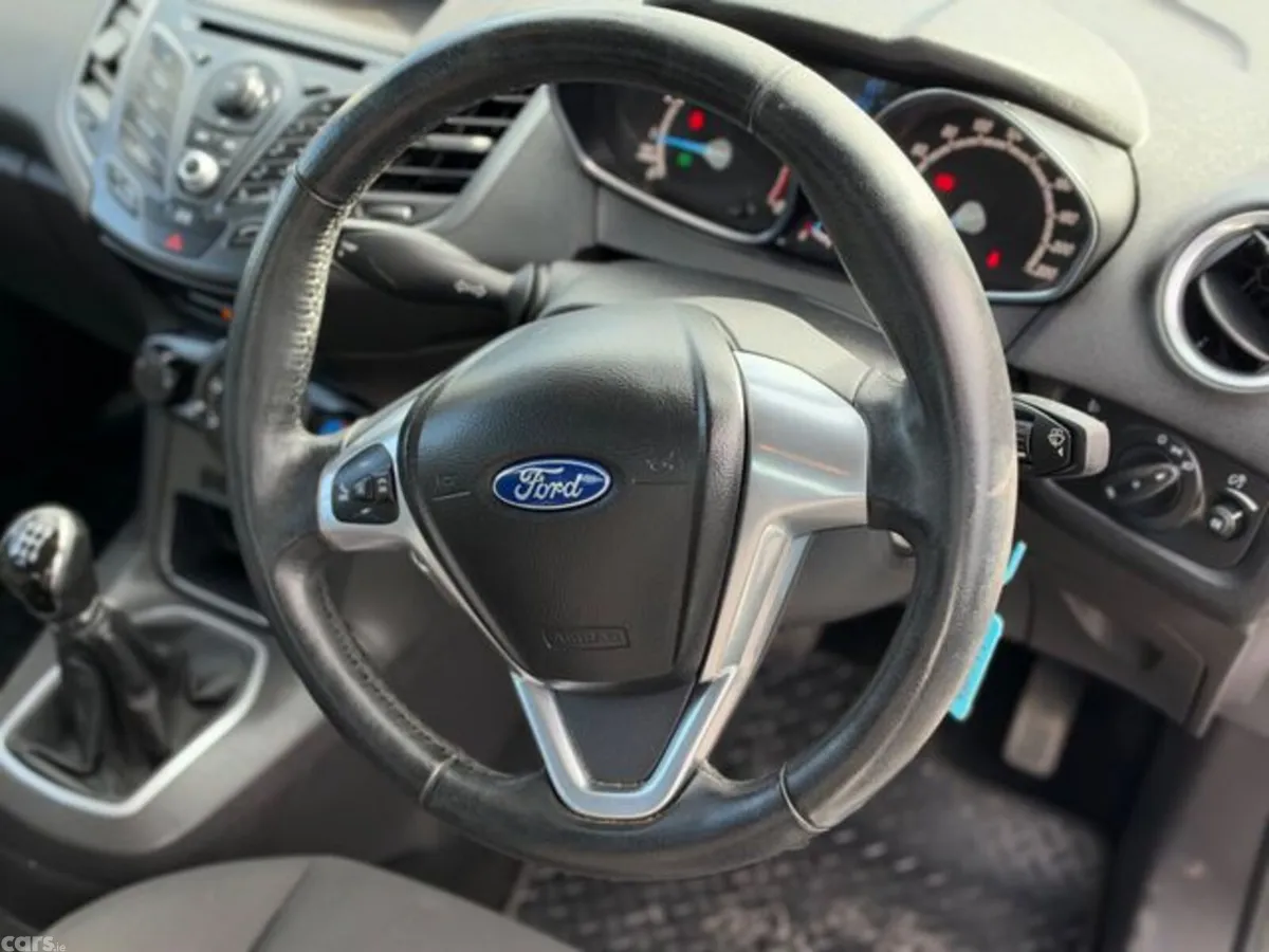 Ford Fiesta Hatchback, Petrol, 2014, Silver
