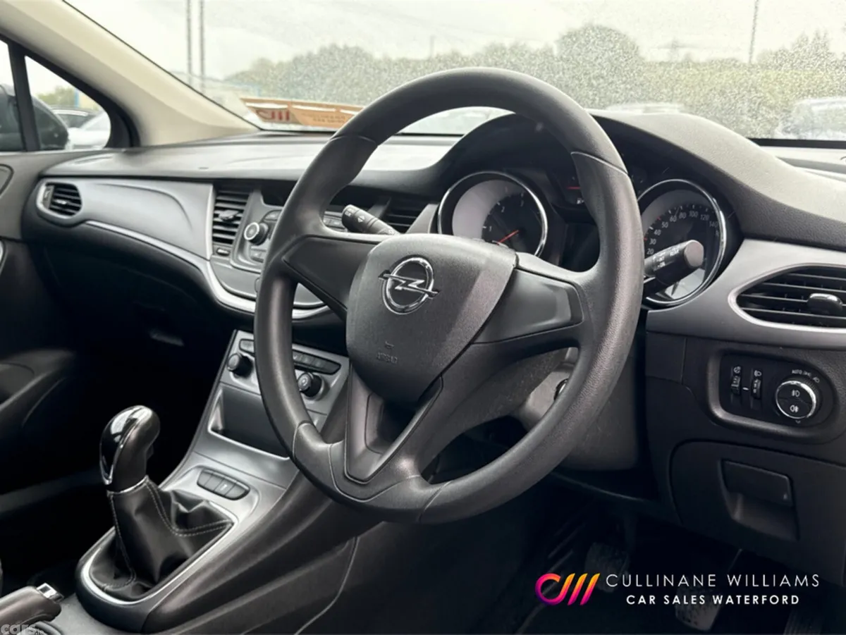 Opel Astra Hatchback, Diesel, 2018, Black