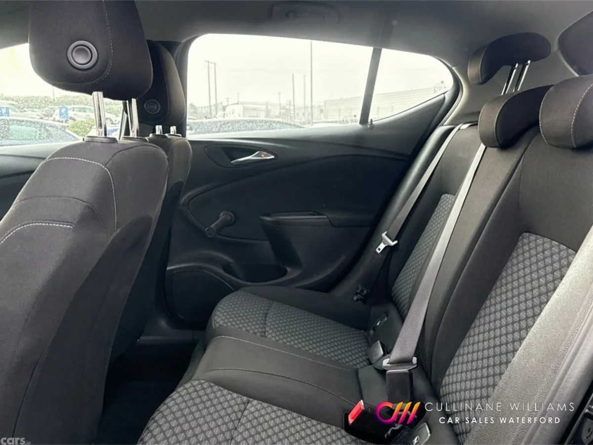 Opel Astra Hatchback, Diesel, 2018, Black