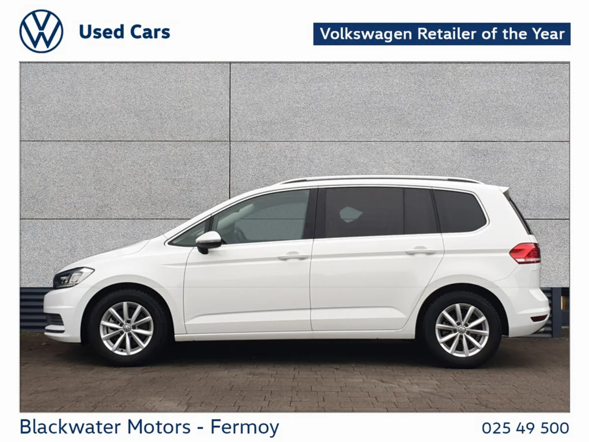 Volkswagen Touran Hatchback, Petrol, 2017, White