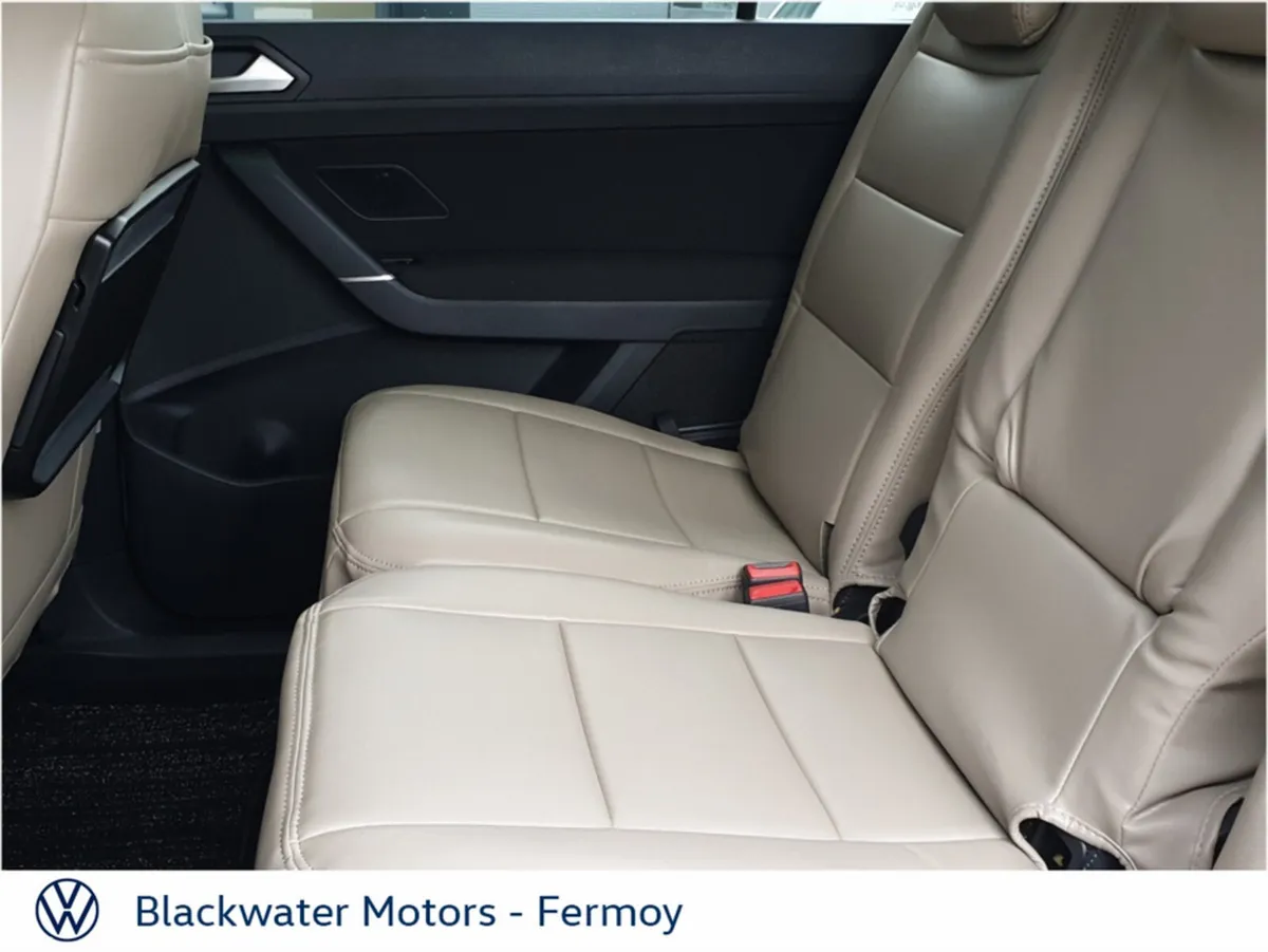 Volkswagen Touran Hatchback, Petrol, 2017, White
