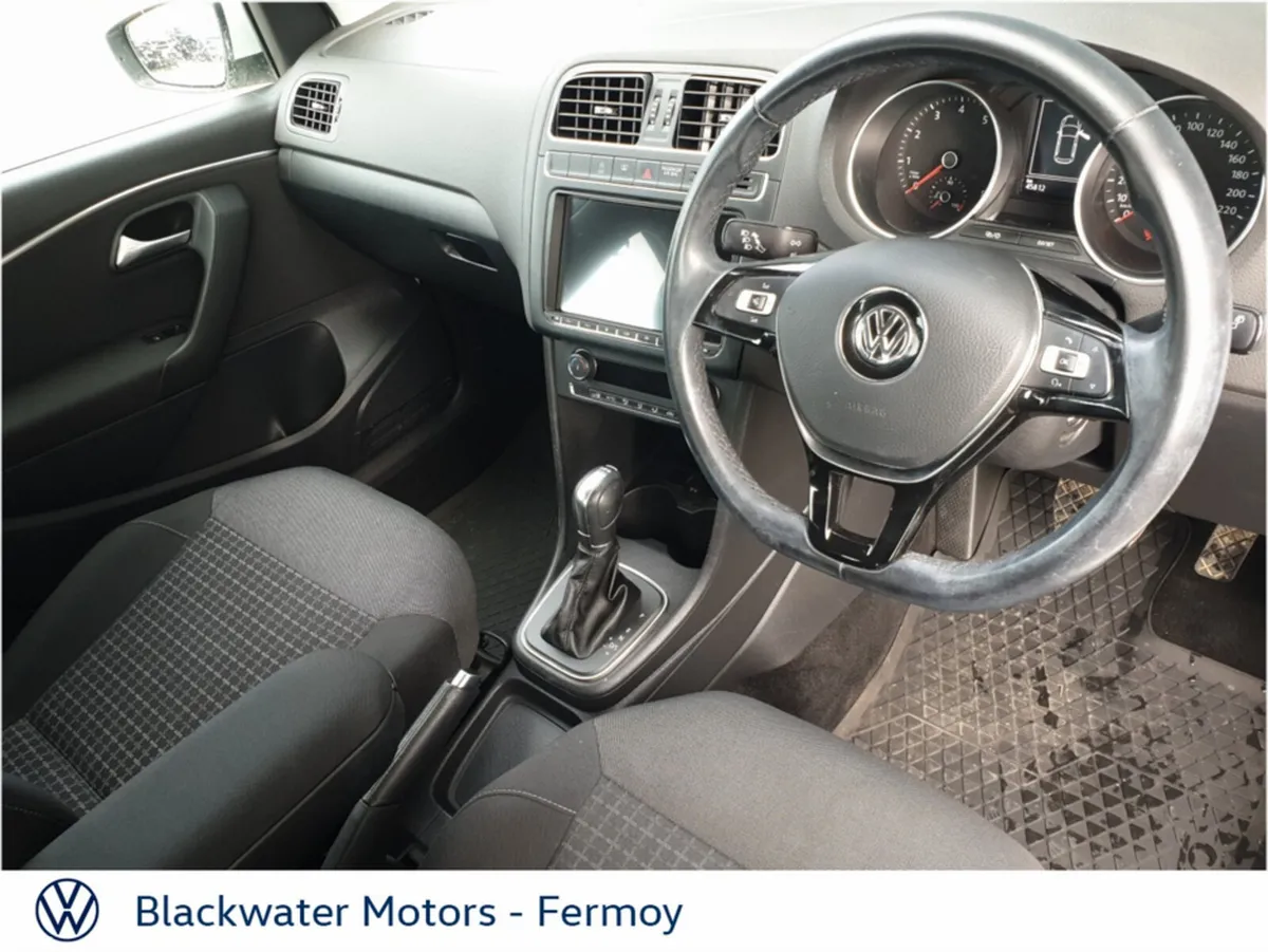 Volkswagen Polo Hatchback, Petrol, 2018, White