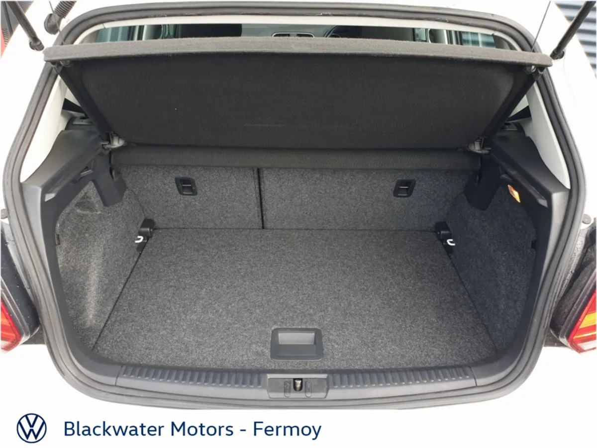 Volkswagen Polo Hatchback, Petrol, 2018, White