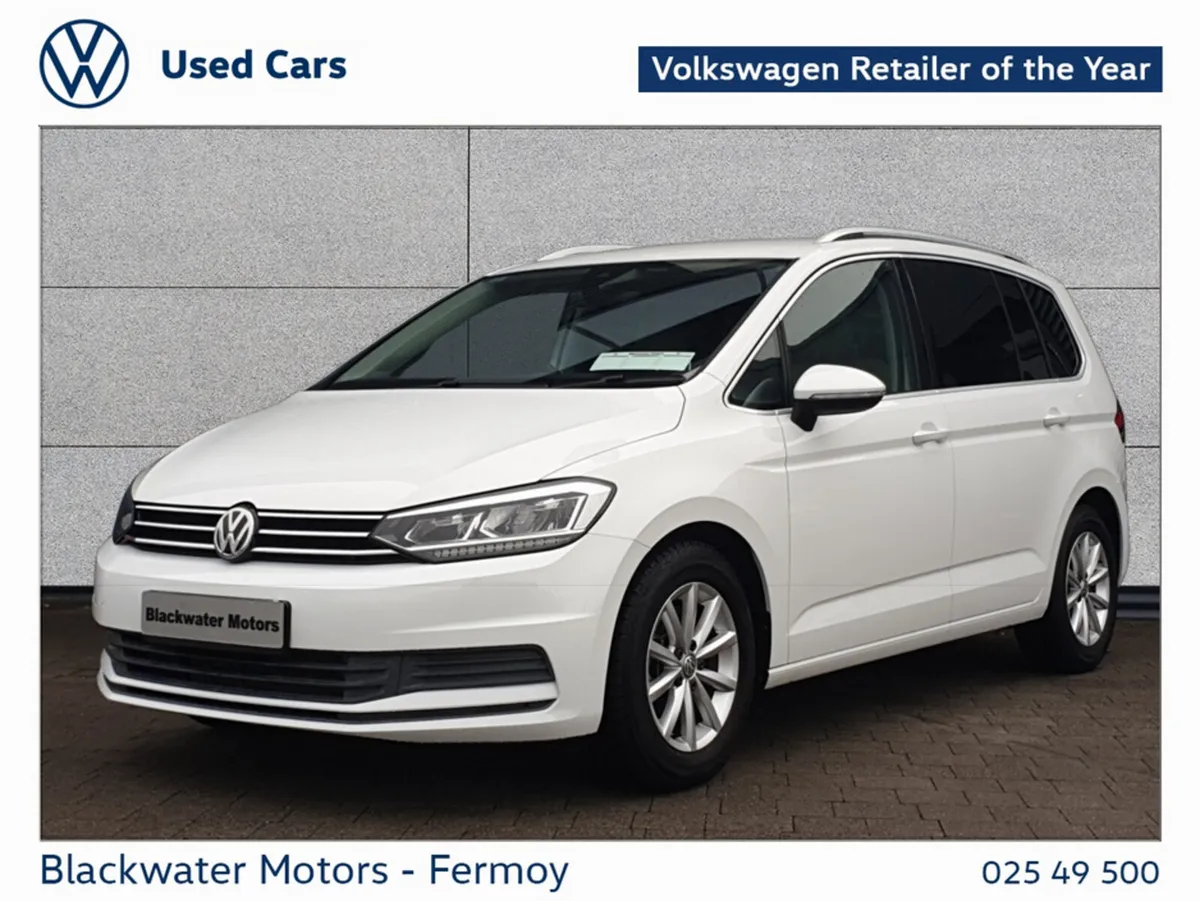 Volkswagen Touran Hatchback, Petrol, 2017, White