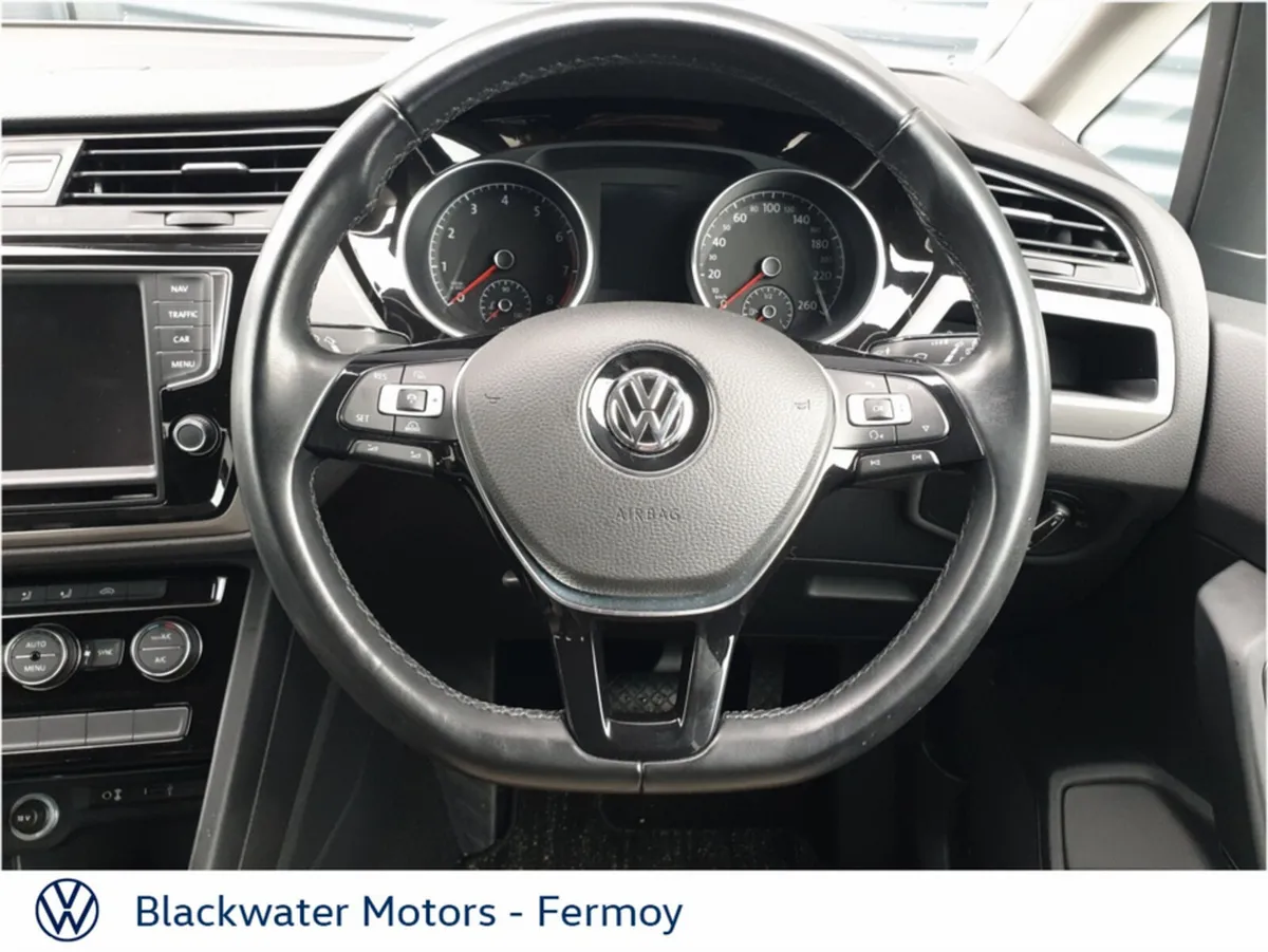 Volkswagen Touran Hatchback, Petrol, 2017, White