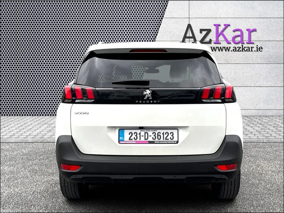 Peugeot 5008 MPV, Diesel, 2023, White