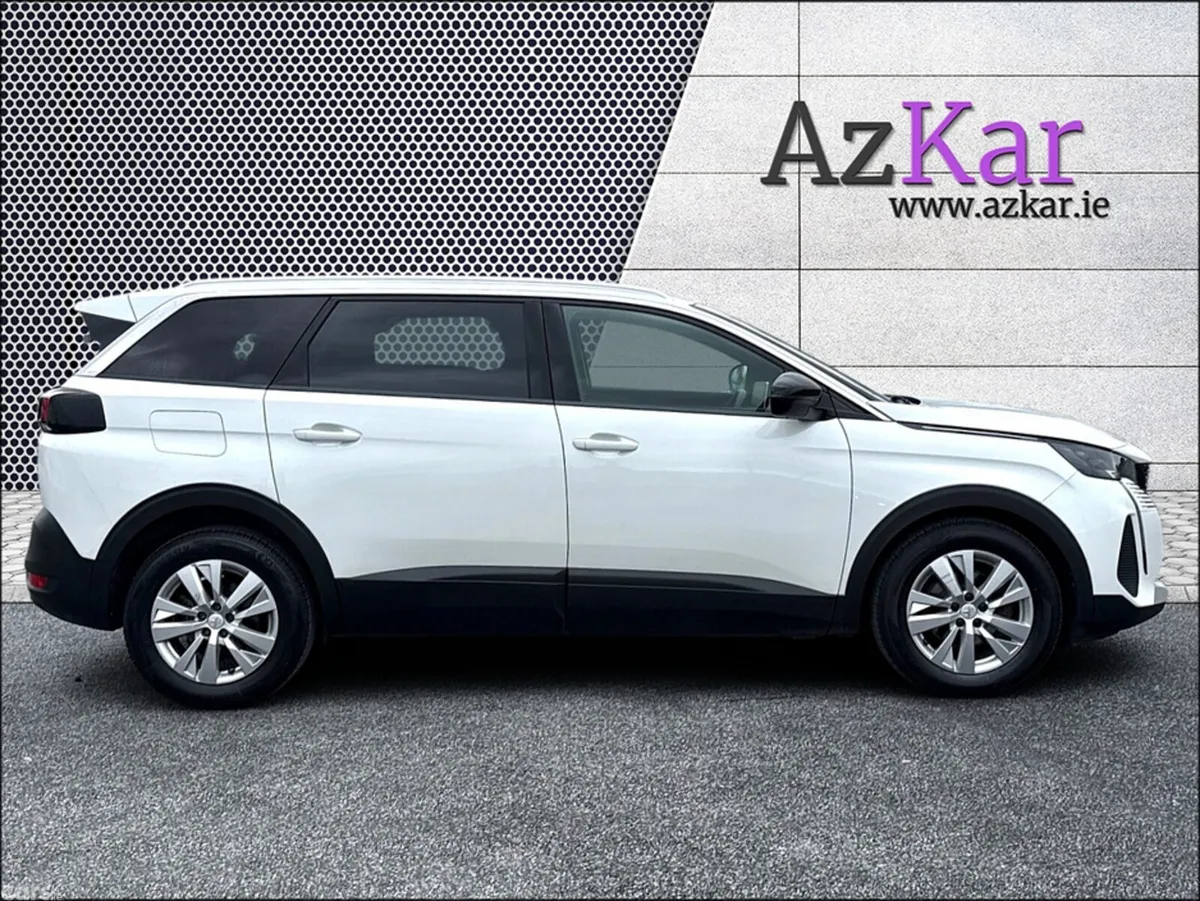Peugeot 5008 MPV, Diesel, 2023, White