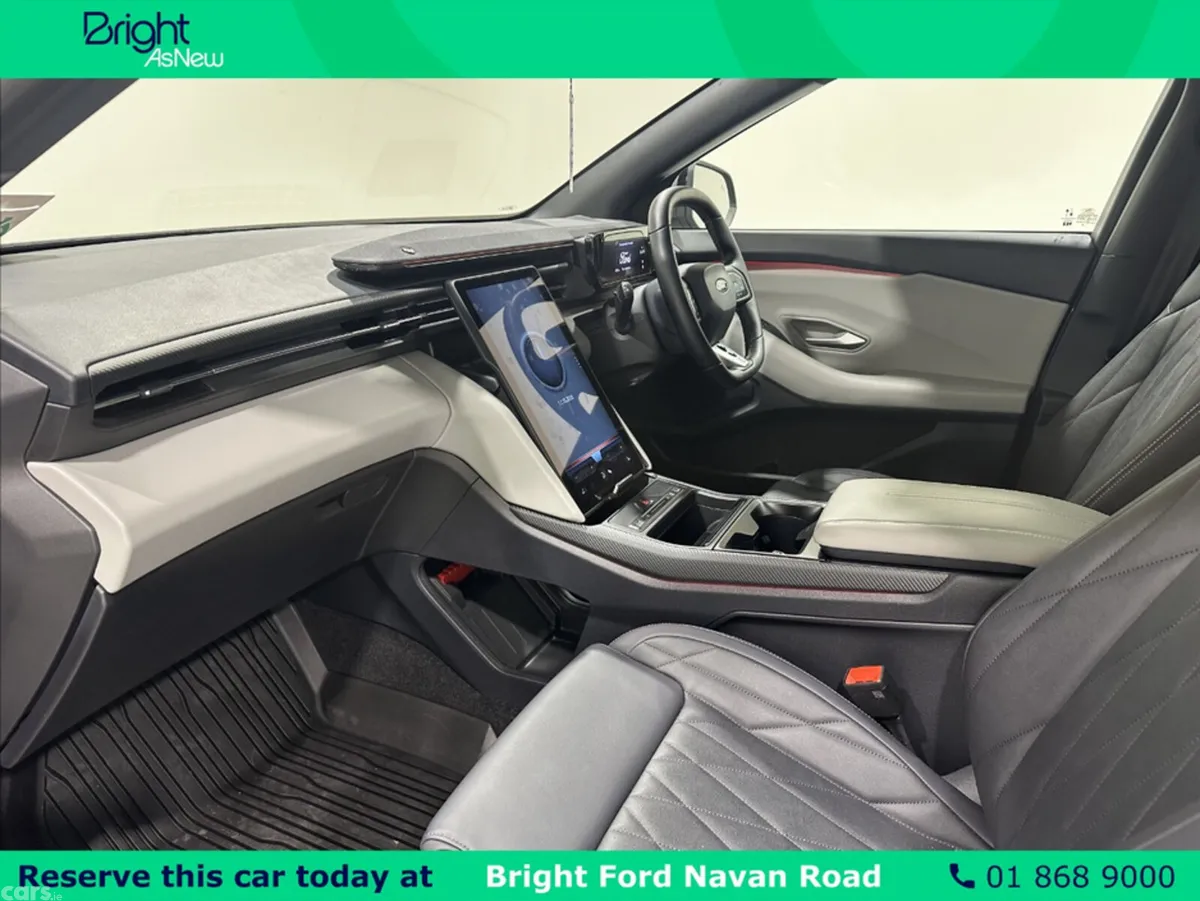 Ford Capri MPV, Electric, 2026, Grey